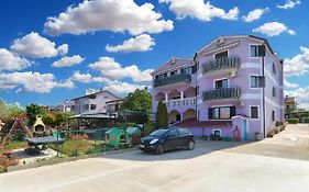 Apartments Anka 1223